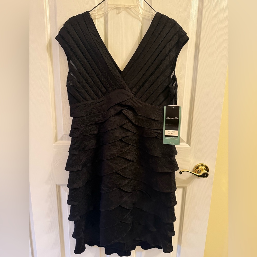 Scarlett Nite Black Sleeveless V-Neck Sheath Mini Dress NEW WITH TAGS